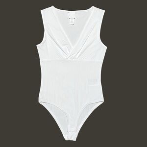 EUC - White Ribbed V-Neck Bodysuit | H&M, XS